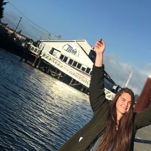 Meet your Posher, Angelica